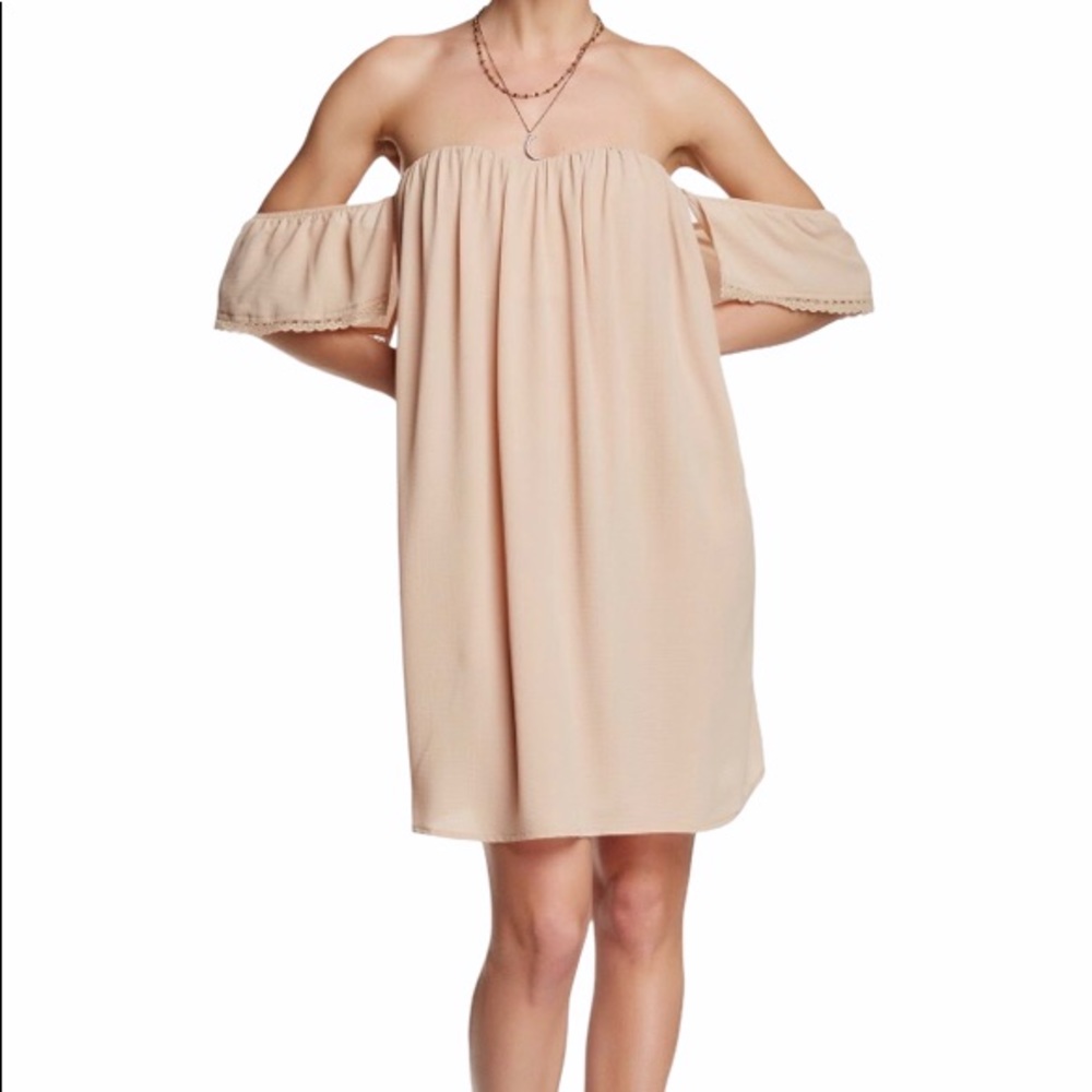 ✨HP✨“Jealous Tomato” Brand Float Dress